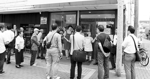 2日目におこなわれた在日コリアンの多住地区・桜本のフィールドワークで視察した桜本商店街（9月13日・神奈川県川崎市）