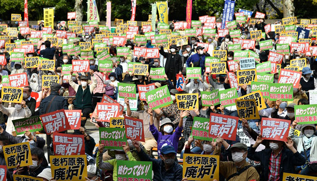 静かに「廃炉」をアピールした（3月27日・東京）