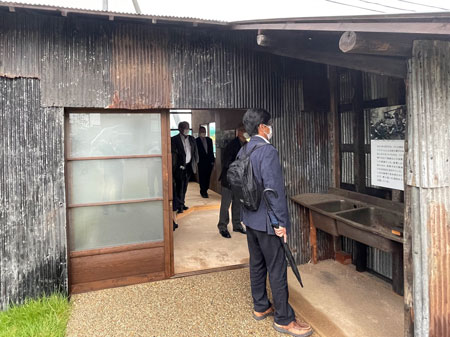 ウトロ平和記念館に移築された飯場のようす（10月17日・京都府宇治市）