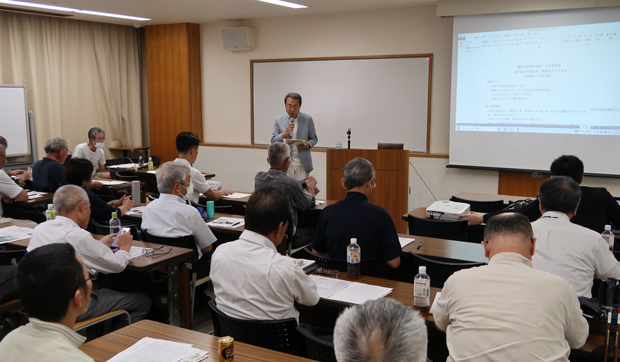 独自の教材で歴史を共有するとりくみに学んだ（9月10日・神戸市）